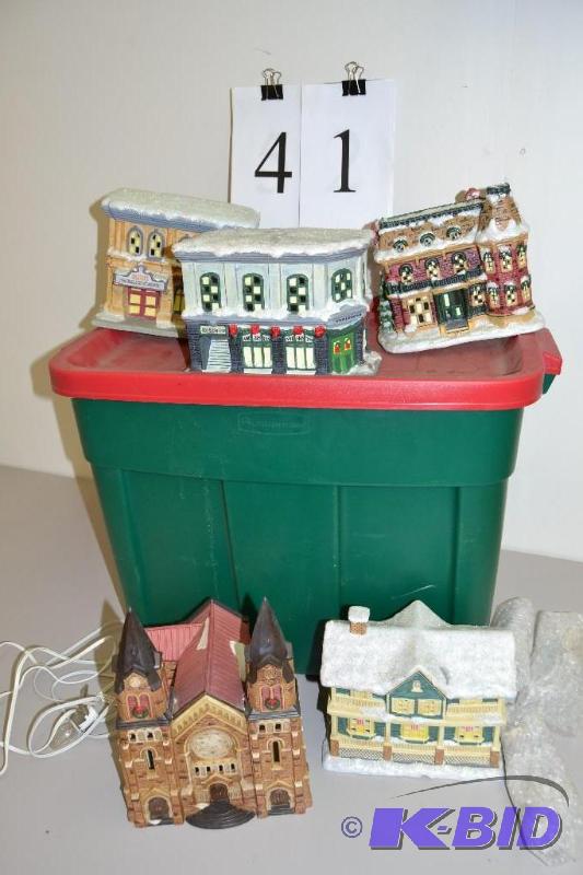lot 41 image: Christmas houses