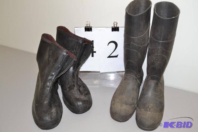lot 42 image: Rubber boots