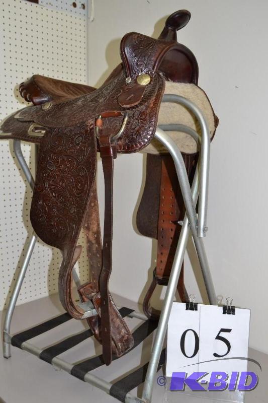 lot 5 image: Western saddle