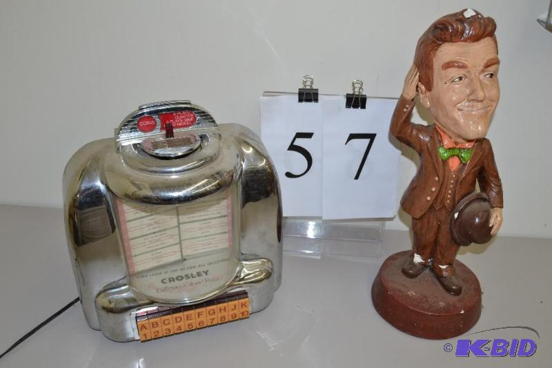 lot 57 image: Crosley radio