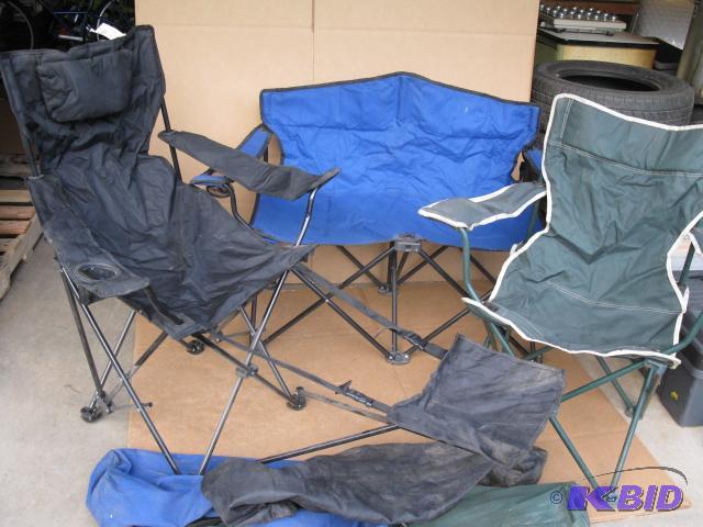 5 lawntailgating chairs, red and green, one ...