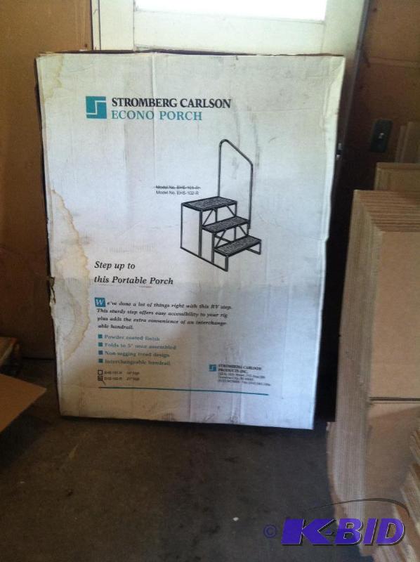 21&quot high portable RV stairway, new in bo...