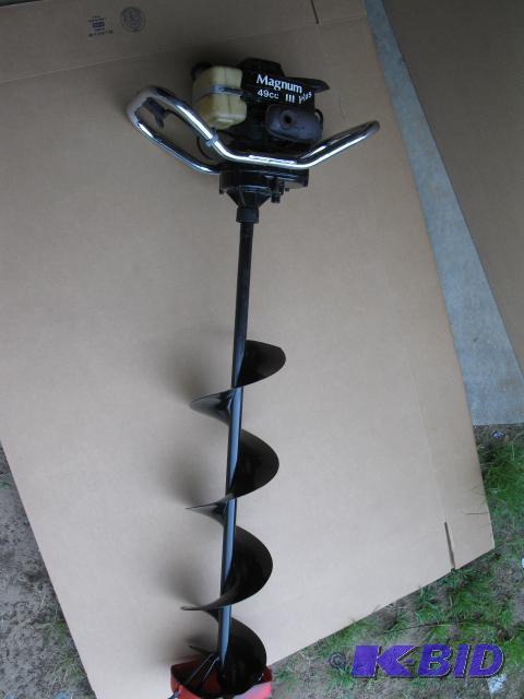 Magnum III Ice Auger, runs great, sharp blade...
