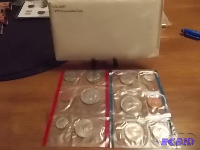 1979 US Mint Set P &amp D With 2- Susan B An...
