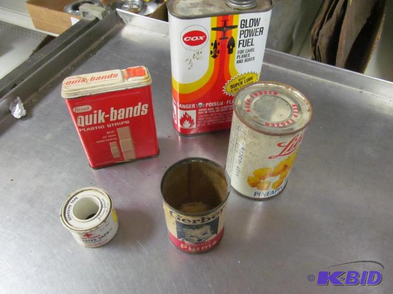 lot 23 image: Lot of 5 Vintage tin household items