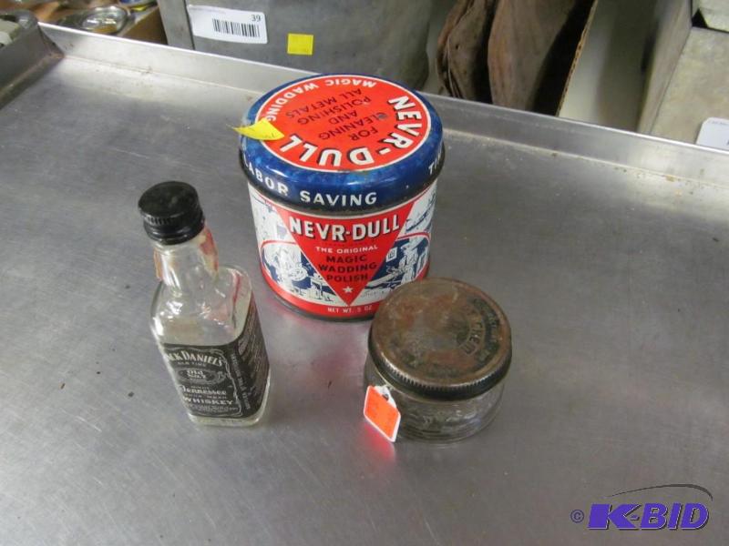 lot 25 image: Lot of 3 vintage tin household items