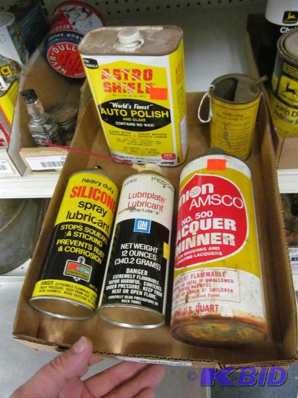 lot 26 image: Lot of 6 Vintage tin household items
