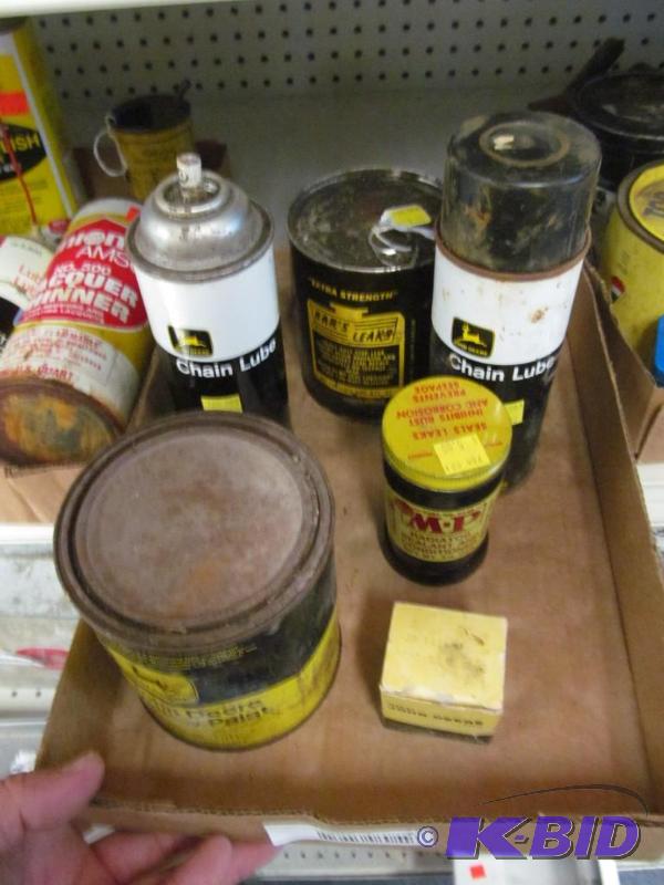 lot 27 image: Lot of 6 vintage John Deere and automotive  items