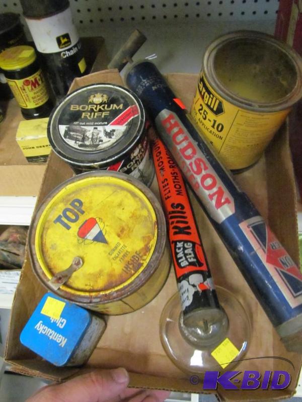 lot 28 image: Lot of 6 vintage tin household tin items