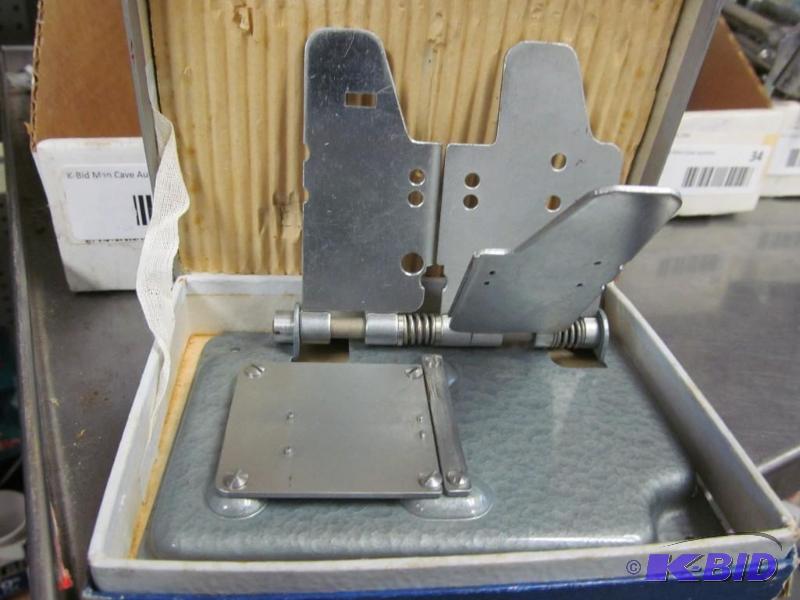 lot 30 image: vintage movie film splicer & 8mm Film reels (empty)