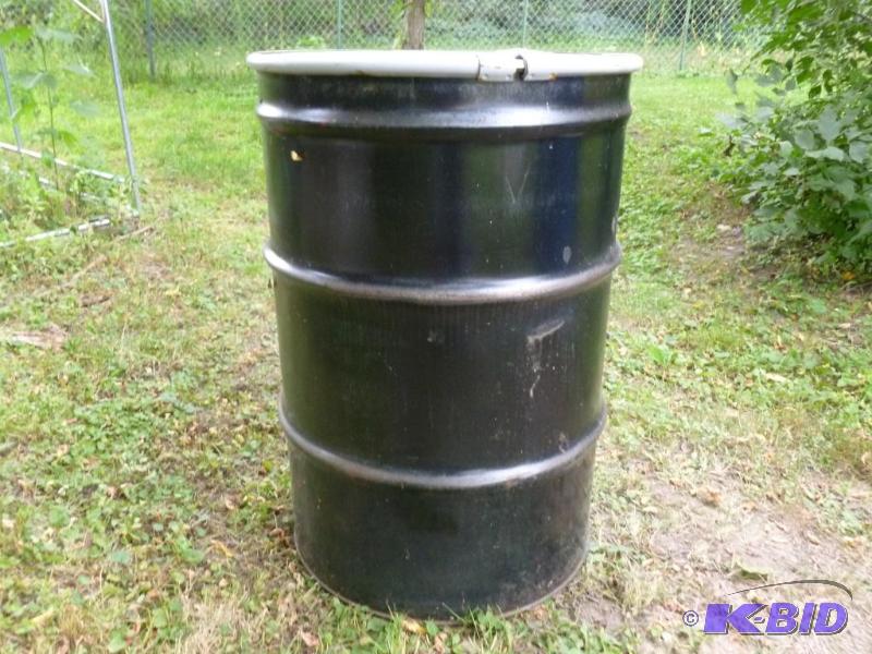 lot 17 image: Large 55 gallon steel drum with lid, was fill...