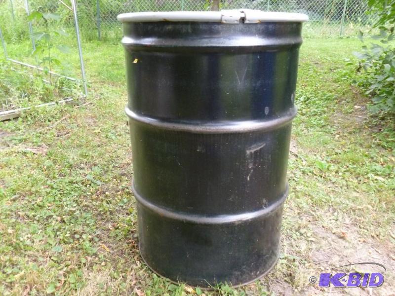 lot 18 image: Large 55 gallon steel drum with lid, was fill...