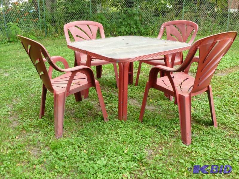 lot 7 image: Five Piece Patio Set That Includes a&nbspmet...