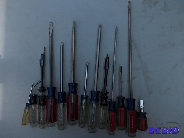 Set Of Craftsman Screwdrivers...