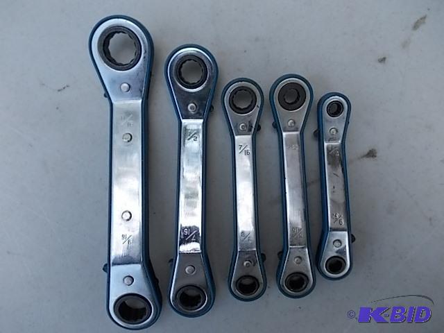 Set Of Offset Ratchet Box Wrenches...