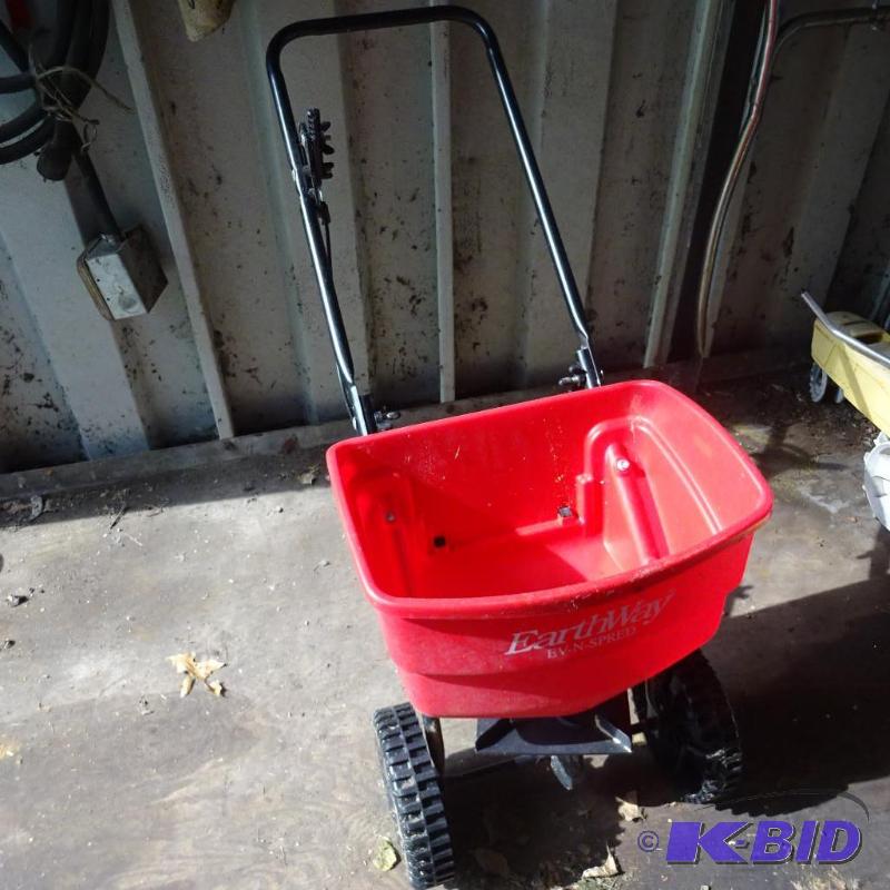Earthway lawn spreader...