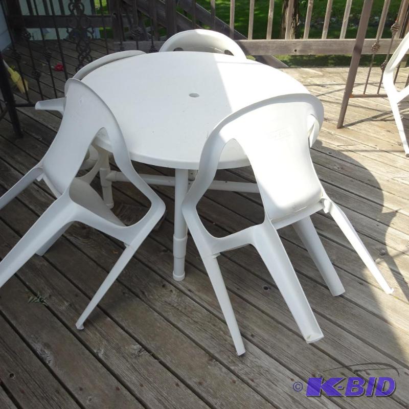 patio table with 4 chairs...