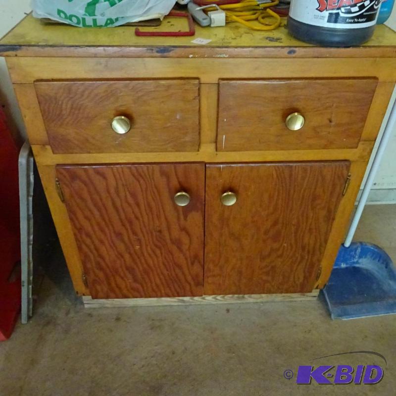 Wood cabinet 29x21x31...