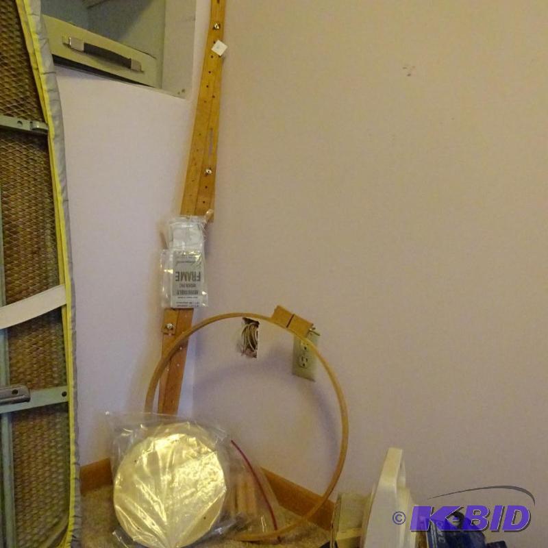 embroidery hoop. Adjustable working frame...