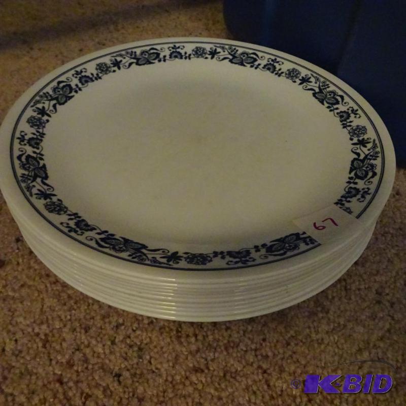 11 corelle dinner plates...
