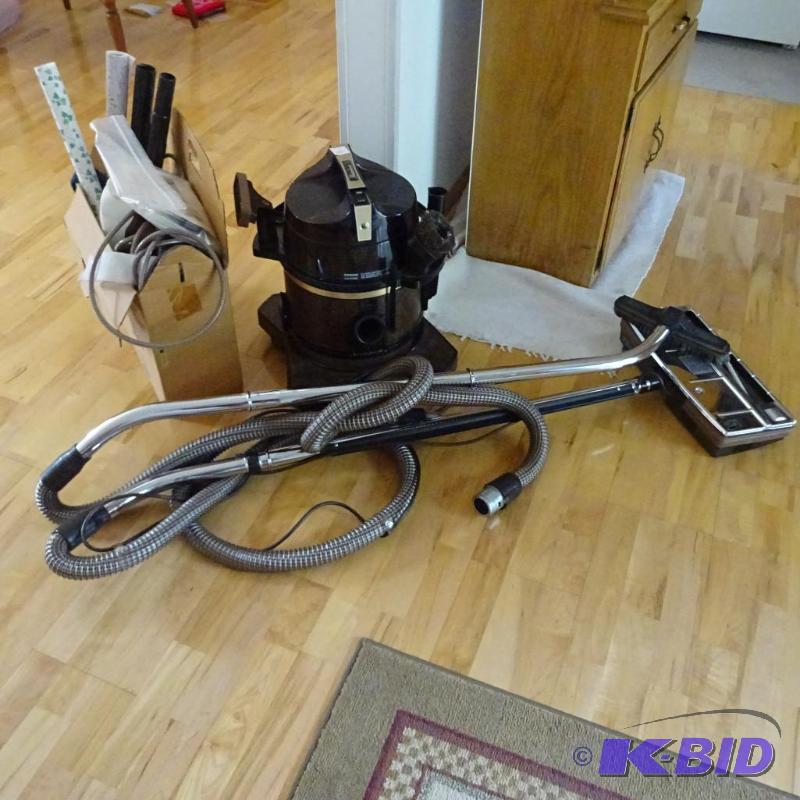 Rainbow vacuum cleaner system. Complete and v...