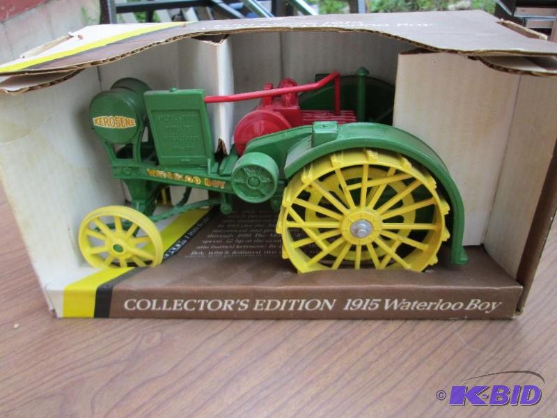 collectors edition John Deere 1915 model R wa...