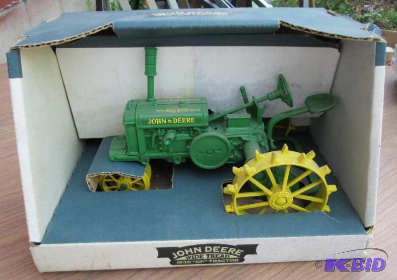 John Deere wide tread 1930 &quotGP&quot tra...