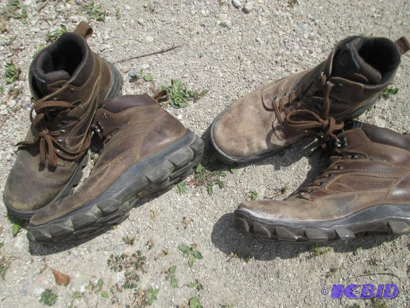 2 pairs of ecco size 44 work boots slightly u...
