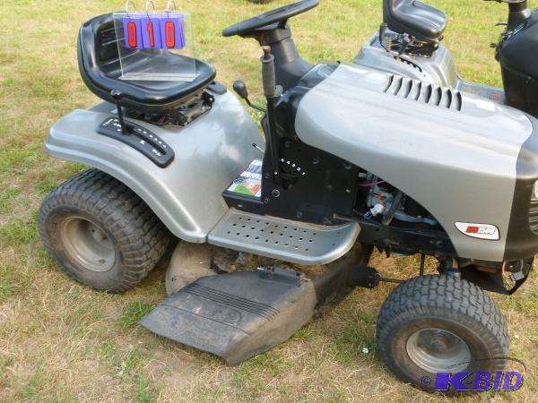 Craftsman lts1500 garden tractor. 21 hp Brigg...