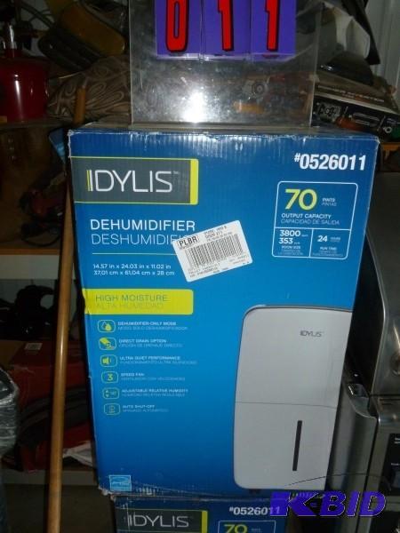 Idyliss dehumidifier. 70 pint capacity. Appea...