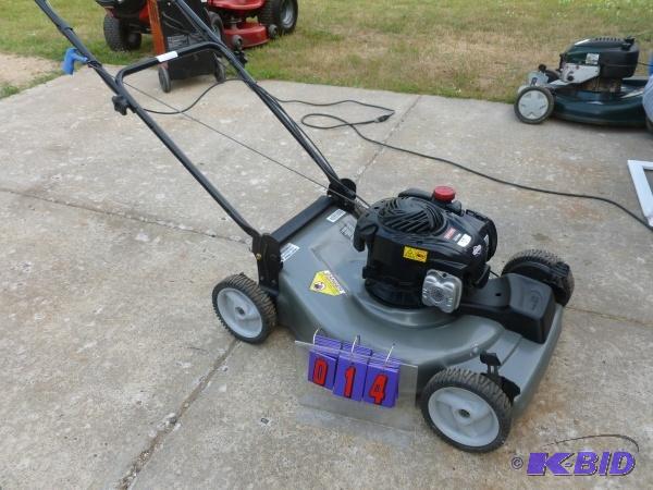 Craftsman silver series. 140 cc mower. Self p...