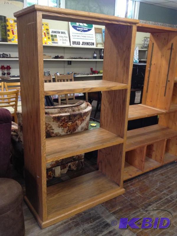 lot 150 image: Oak Book Case  Shelving Unit    ...