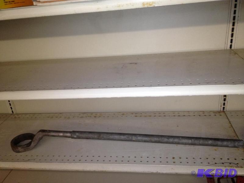 lot 18 image: Large Owatonna Tool Co. Wrench, 3 12"...