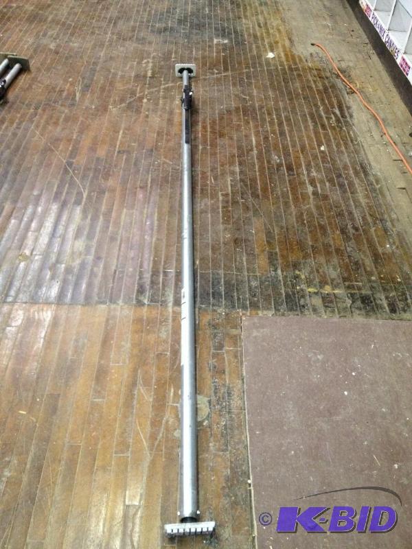lot 20 image: Cargo Sta Bar    Cargo sta bars off...
