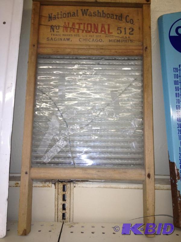 lot 35 image: Vintage Washboard, National Washboard Co. No....