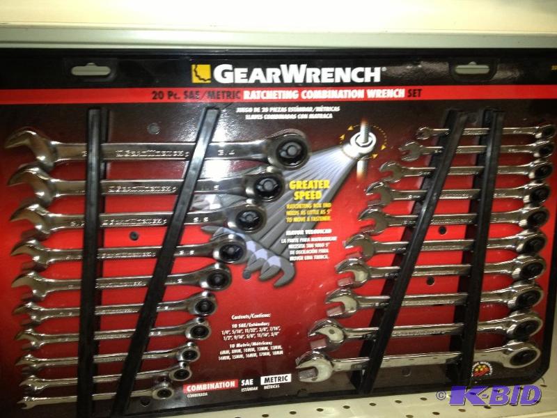 lot 46 image: NEW Wrench Set  SAE and Metric ...