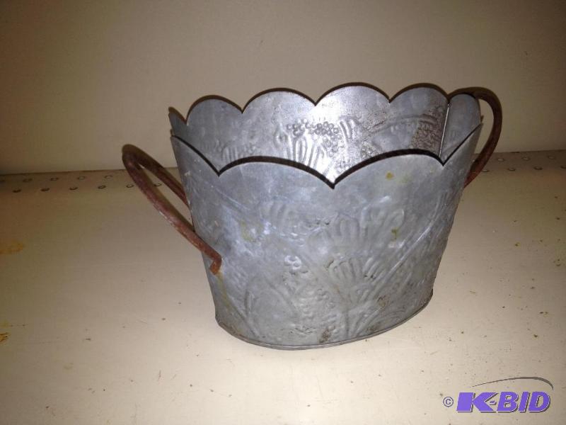 lot 92 image: Tin Flower Pot  Decorative Pot ...