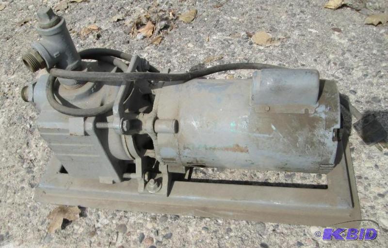 Pump, tested to run when plugged in...