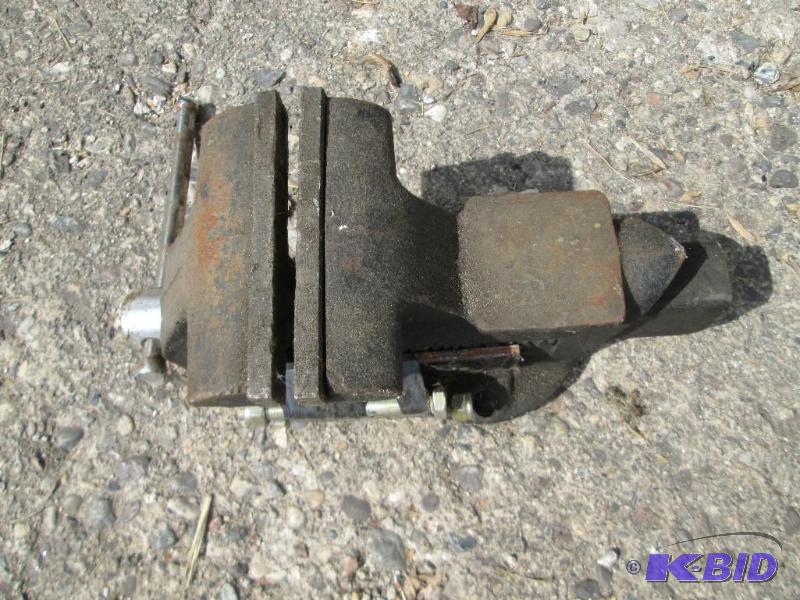 Table vice clamp with mounting bolts...
