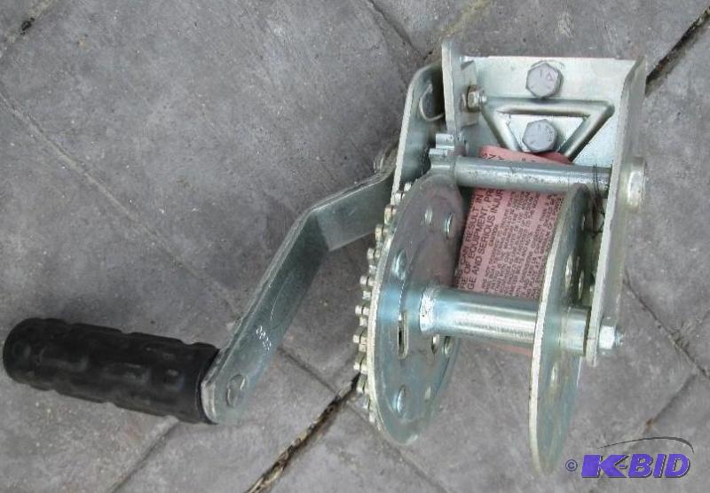 Crank winch, new or in like new condition...
