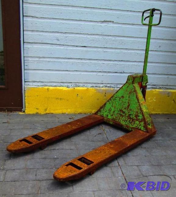 Pallet jack, works, a little rust...
