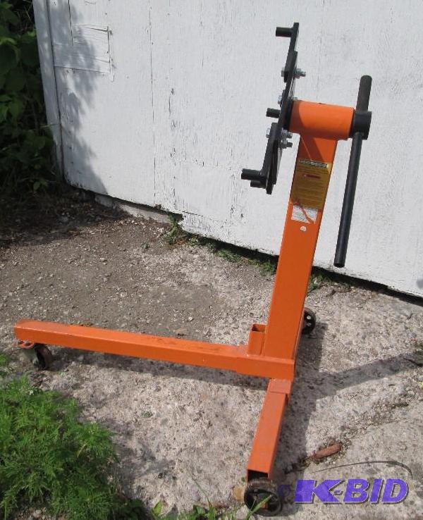 Very clean Central machinery 750 lb. Capacity...