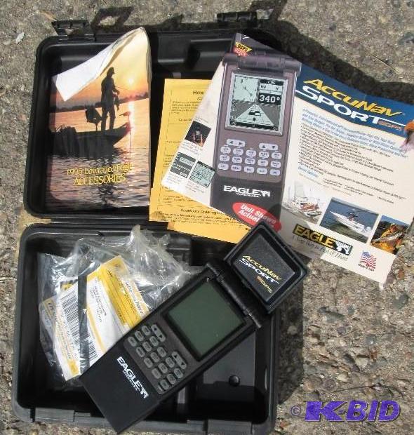 Eagle AccuNav Sport GPS with case, looks new...