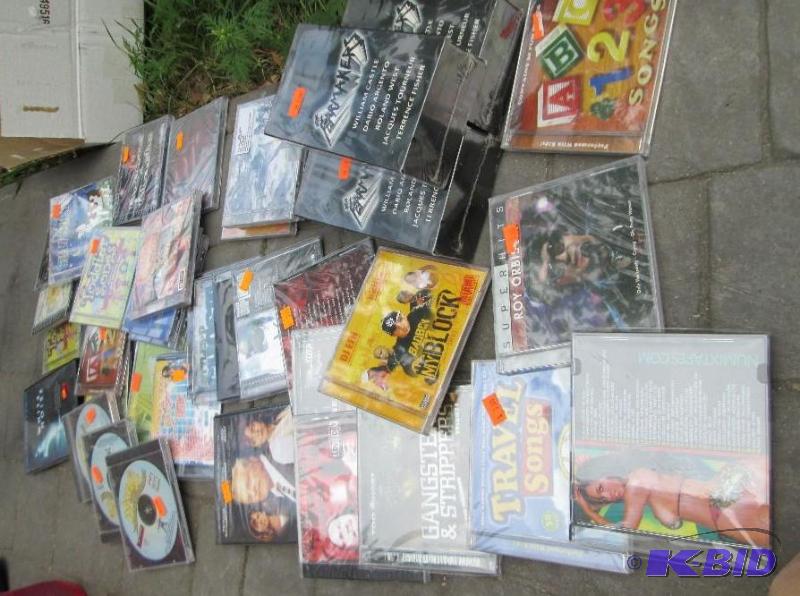 Assorted CDs Computer games and movies...