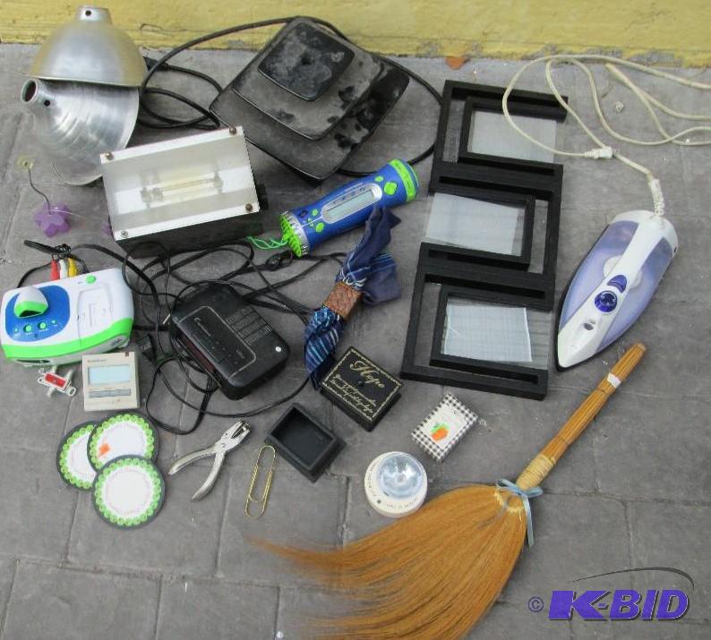 Lot of assorted household and other items, to...