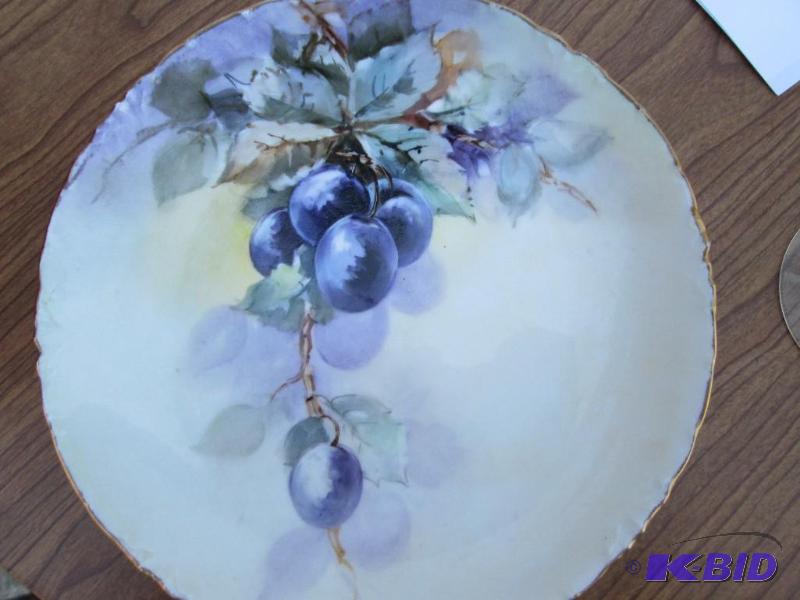 lot 133 image: Platr with grape theme from Versalles...