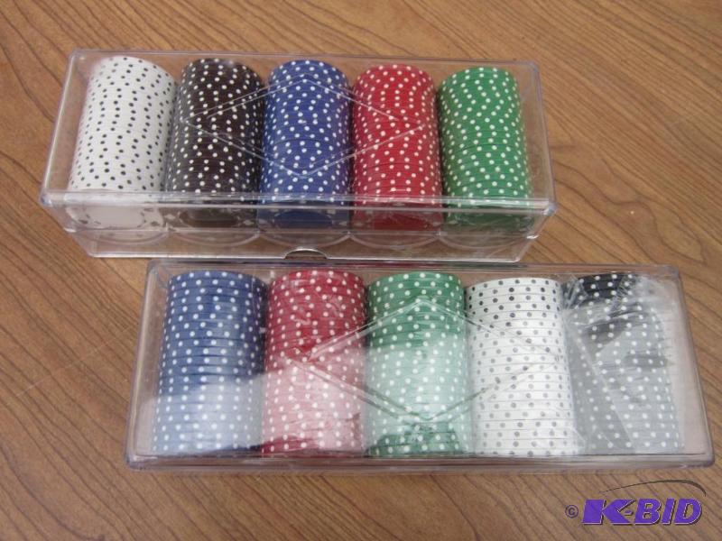 lot 14 image: 2 sets of unopened poker chips...