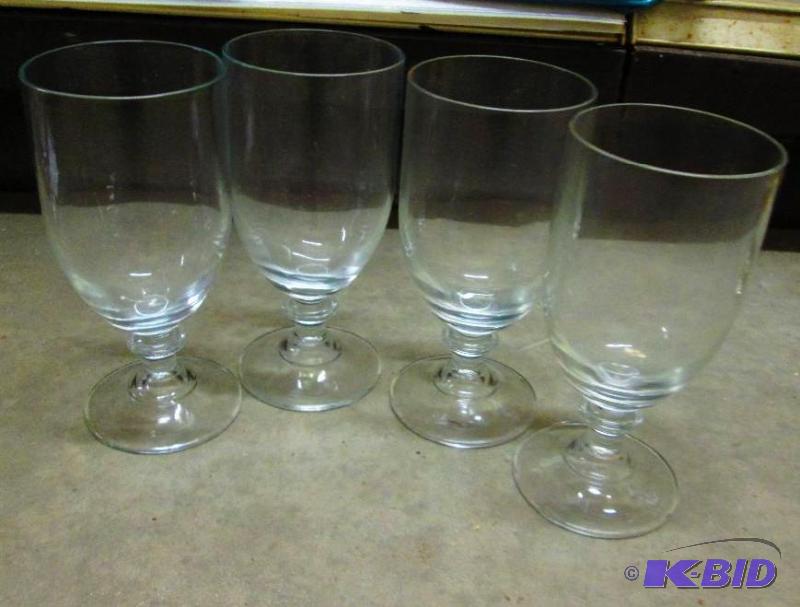 lot 218 image: Set of 4 wine glasses...