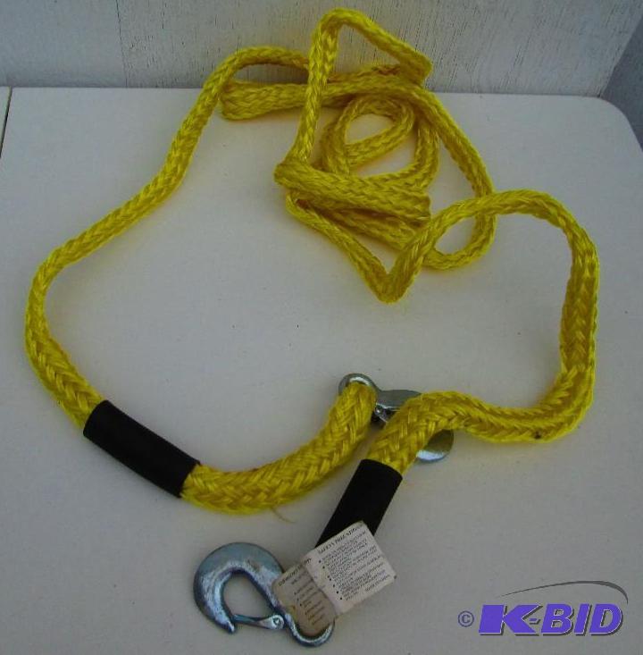 lot 52 image: Heavy tow rope, looks like new...