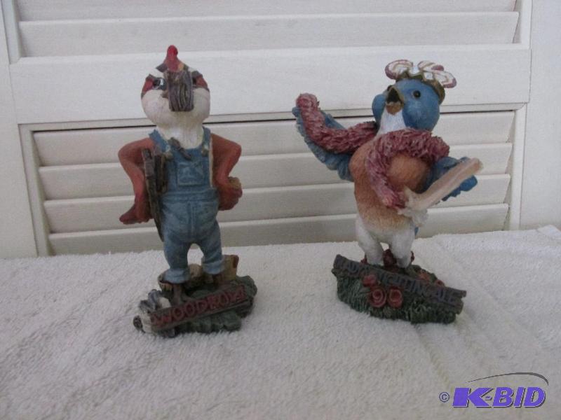 lot 18 image: Two Birds and cute ones at that.
